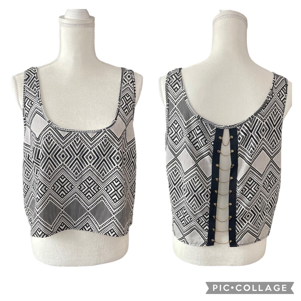 2B Bebe Geometric Crop Flowy Black White Gold Chain Top Size Large Y2K